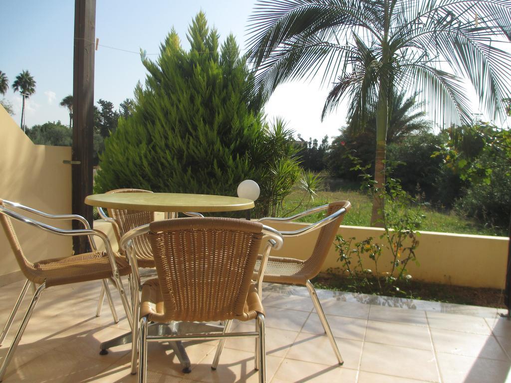 Byreva Apartments Paphos Rom bilde