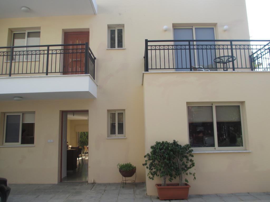 Byreva Apartments Paphos Eksteriør bilde