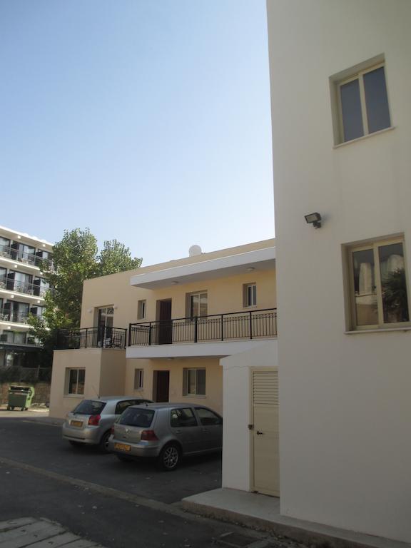 Byreva Apartments Paphos Eksteriør bilde